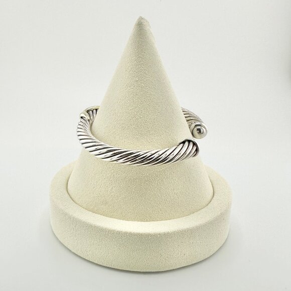 David Yurman X Cable Classic Station Bracelet w/ 14K Yellow Gold - Medium - Picture 4 of 12